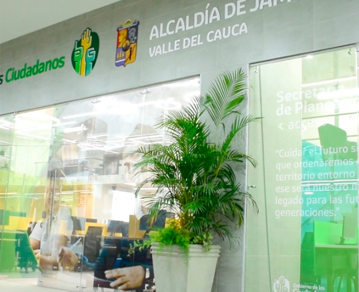 Denuncian a funcionaria de Jamundí por ejercer como abogado